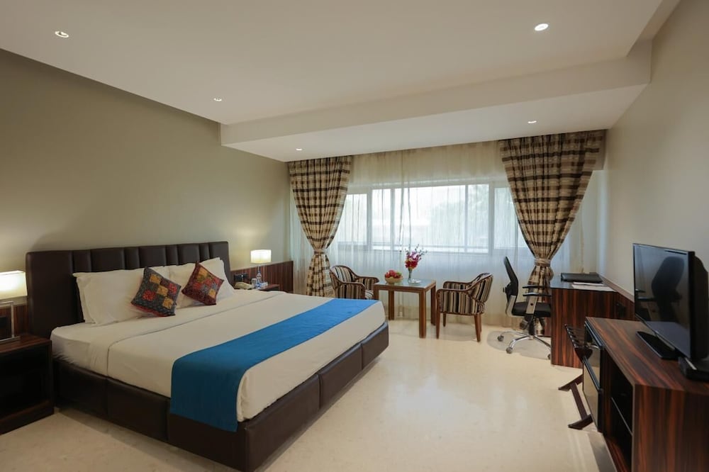 Superior Double Room, City View