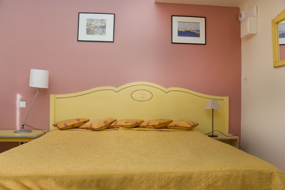 Standard Double Room photo 3