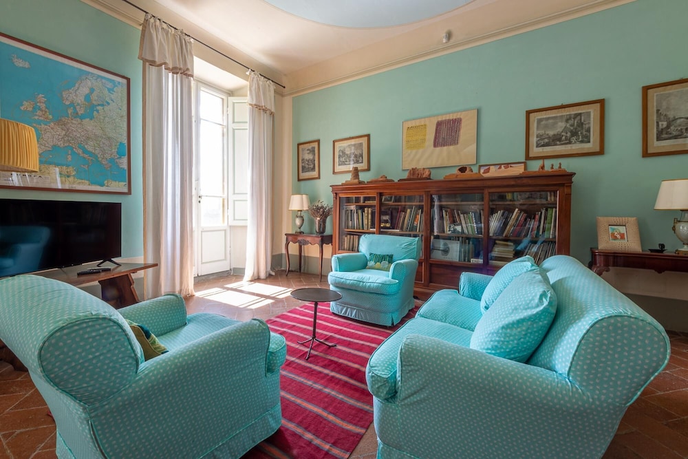 Villa di Tizzano Luxurious Retreat in Paradise, Photo 7