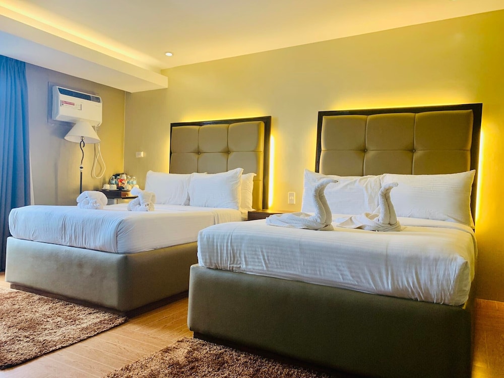 Deluxe Quadruple Room - Photo 2