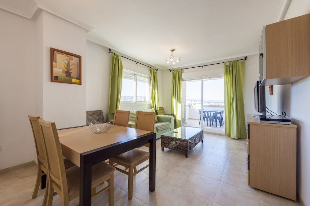 Apartamento, 3 habitaciones, vista parcial al mar (Apartamento 69 en el 3er piso)