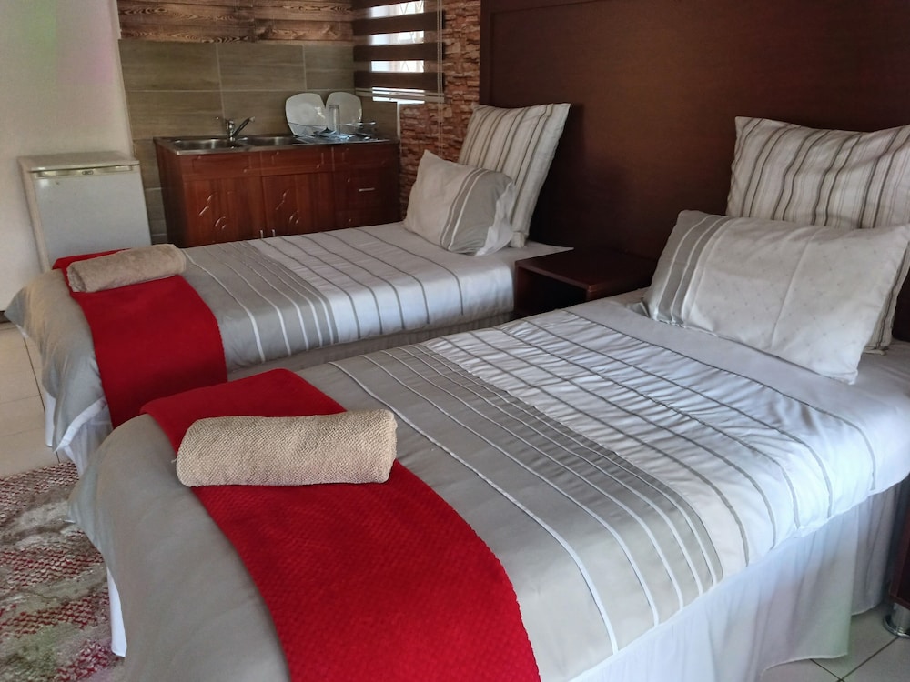 Comfort Suite photo 1