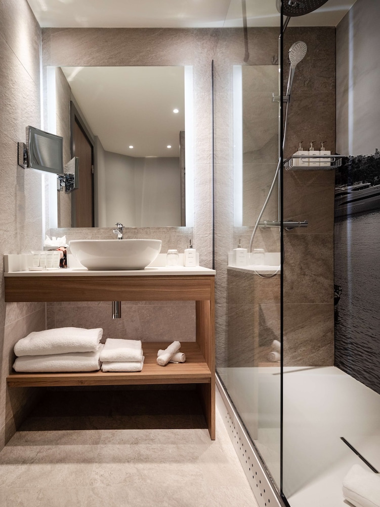 Premium Room - Photo 12