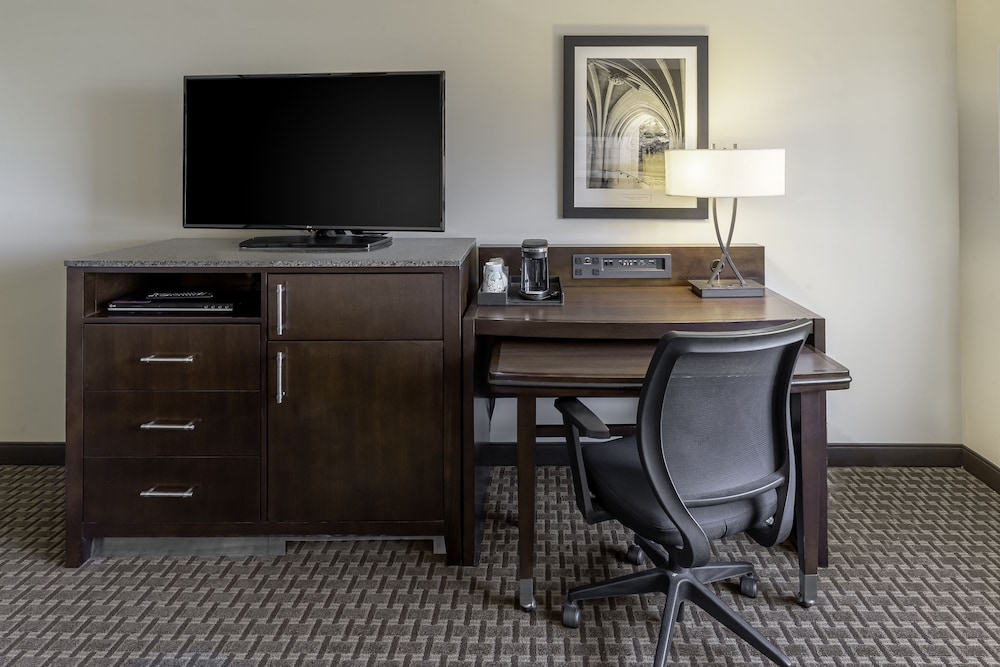 Executive Room, 1 King Bed - Photo 2