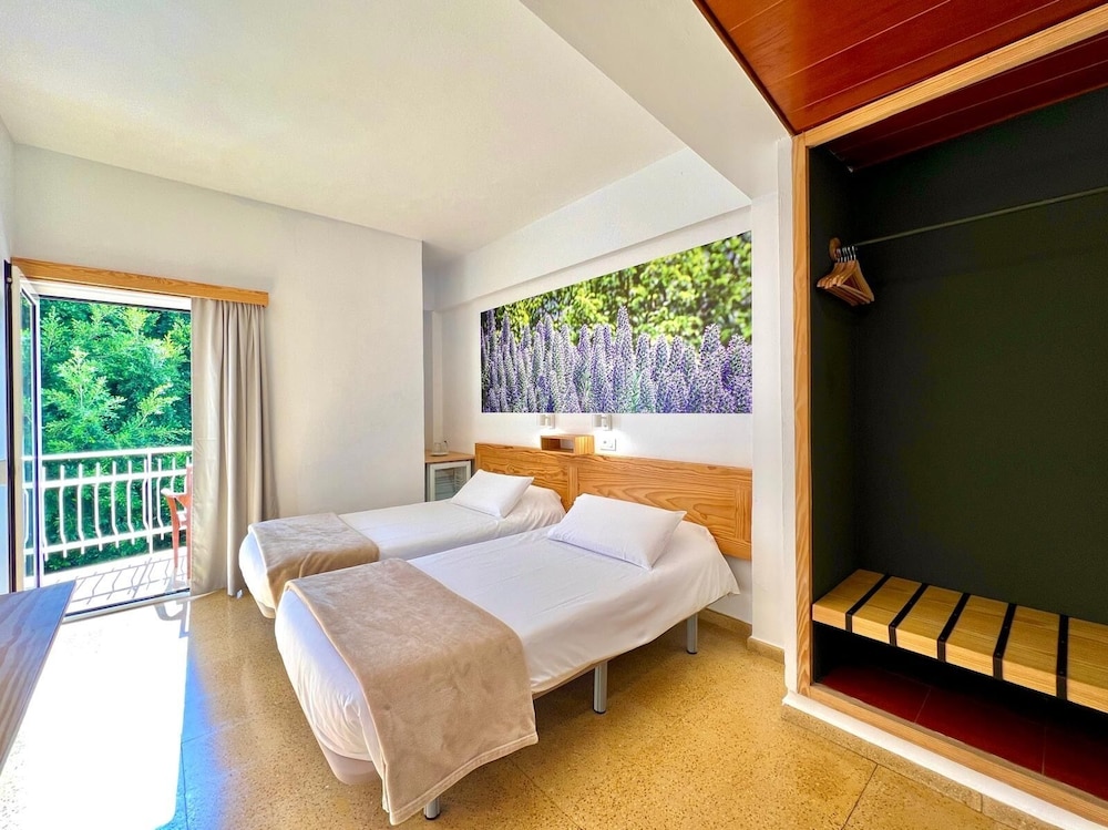 Double Room, 2 Twin Beds, Balcony photo 3
