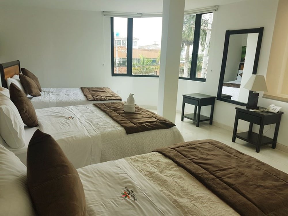 Basic Room, Multiple Beds, Non Smoking photo 2