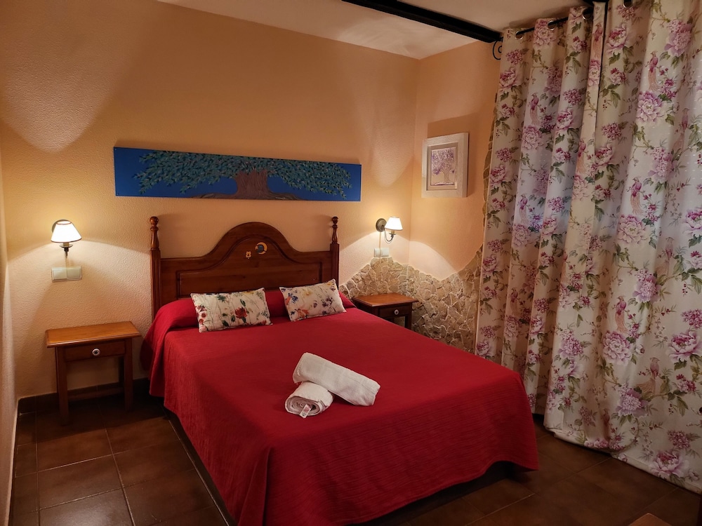 Standard Room, 1 Queen Bed