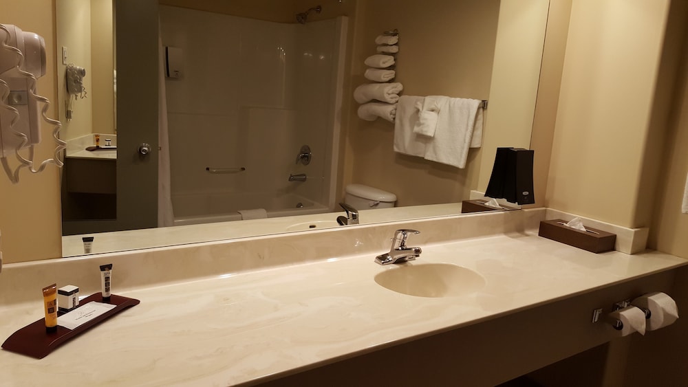 Standard Room, 2 Queen Beds photo 2