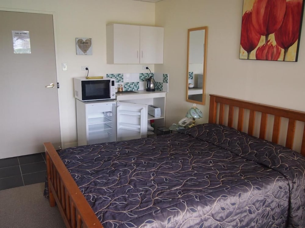 Standard Studio, 1 Queen Bed photo 1