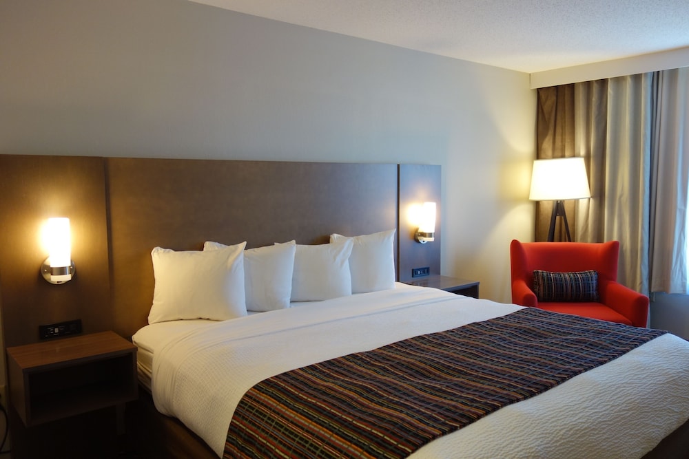 Suite, 1 King Bed, Accessible, Jetted Tub (Non-Smoking) photo 2