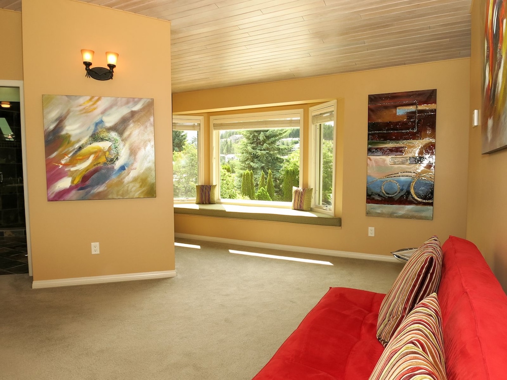 Suite, 1 King Bed, Non Smoking (Grand View) photo 2