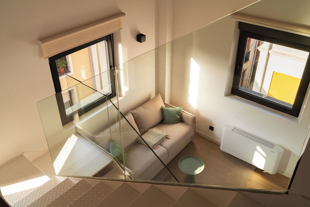 One-Bedroom Apartment with Sofa Bed photo 2
