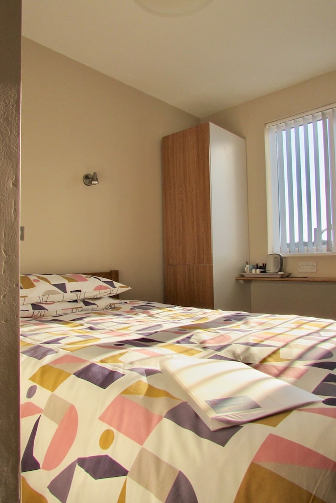 Single Room (Small Double) photo 3