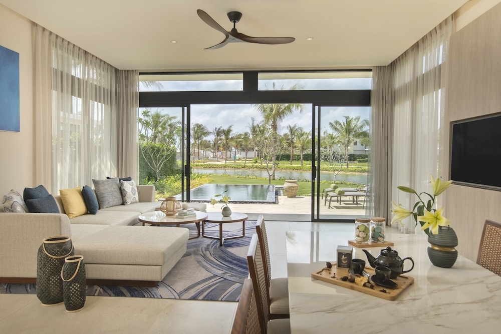 The Level 3-Bedroom Lakefront Pool Villa - Photo 1