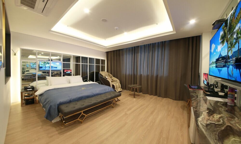 Deluxe Double Room - Photo 20