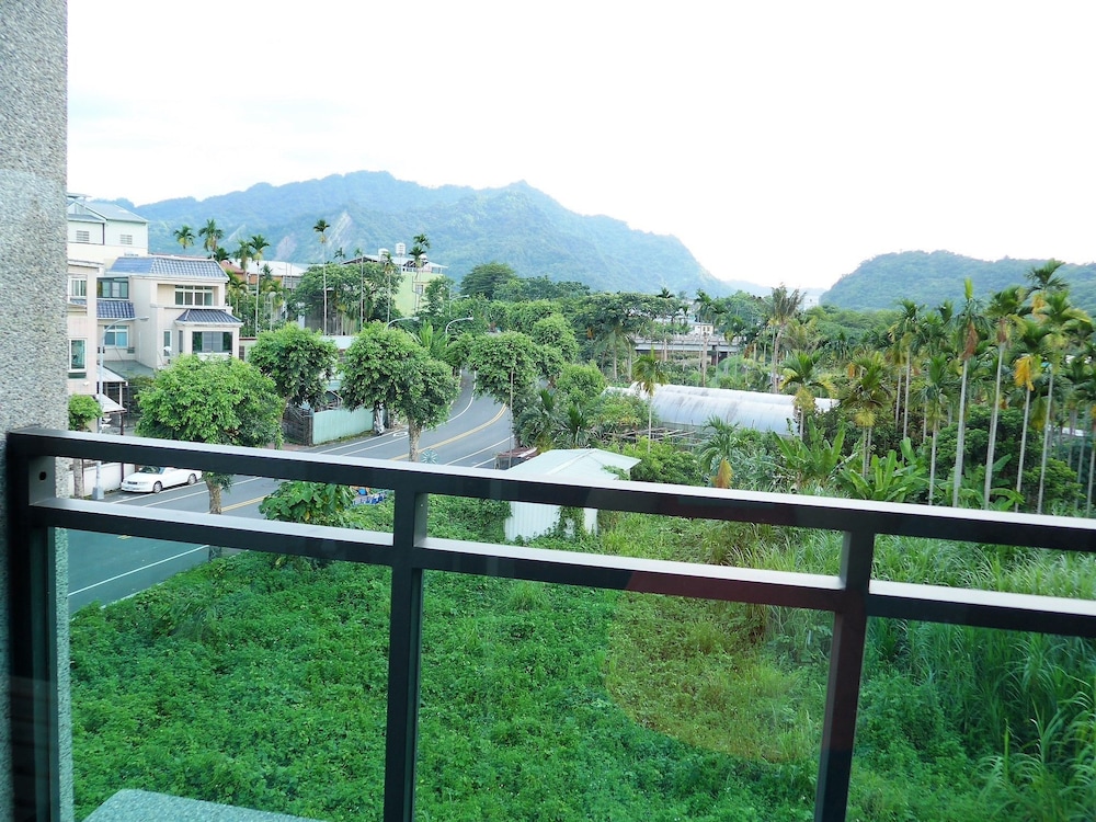 Premier Double Room, 1 Bedroom, Balcony, City View photo 3