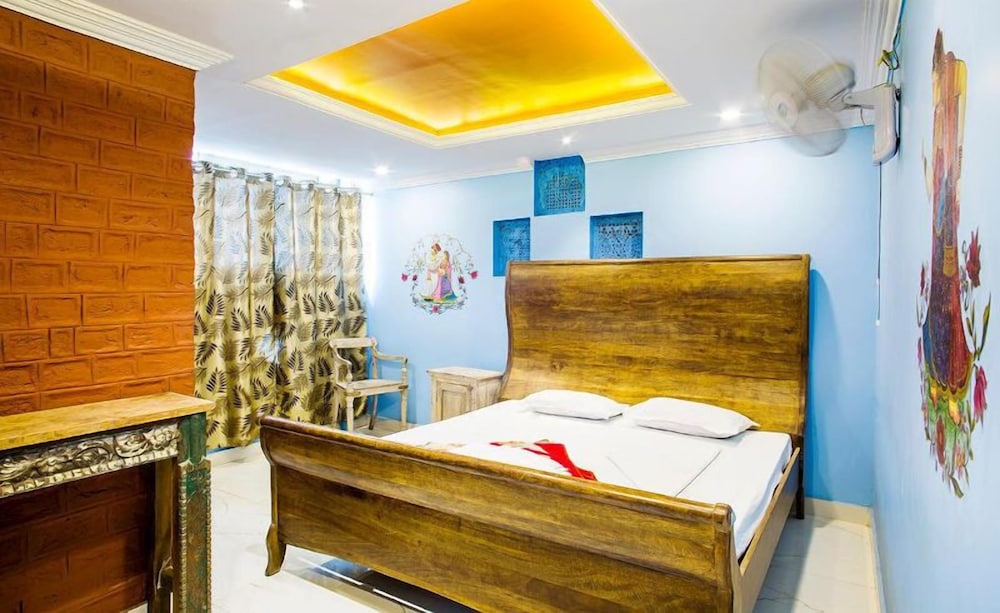 Deluxe Double Room, 1 King Bed photo 2