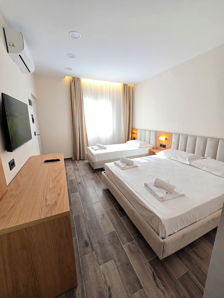 Deluxe Triple Room photo 1