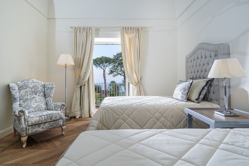 Suite Familiare con balcone una camera da letto, un soggiorno letti multipli, vista mare (ORTENSIA)