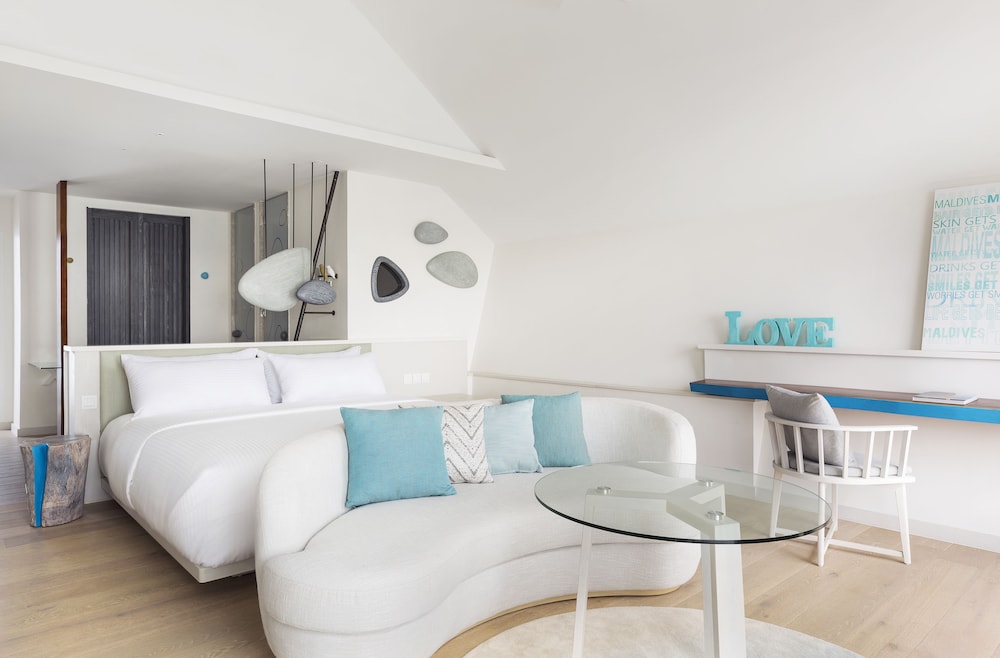 Romantic Pool Water Villa