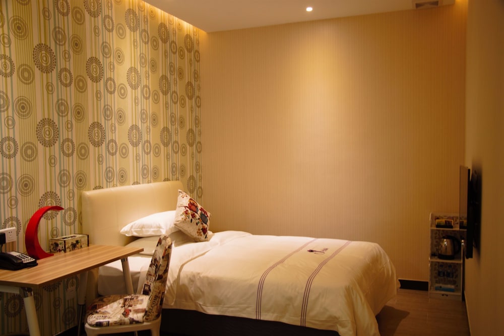 Standard Junior Room
