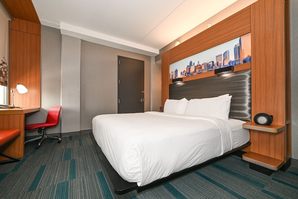 Room, 1 King Bed, City View - Photo 1