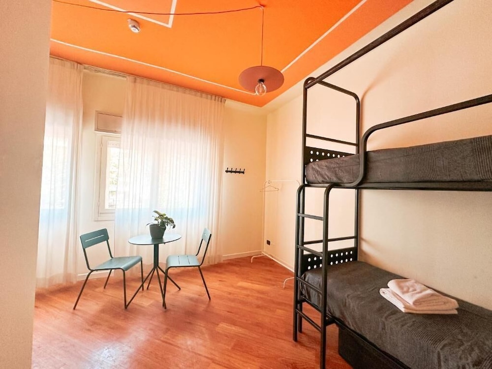 Shared Dormitory, Women only