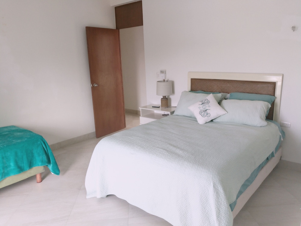 Luxury Apartment, 3 Bedrooms, Non Smoking photo 1