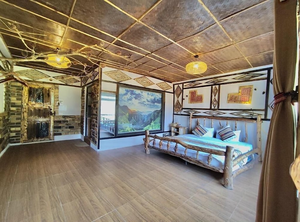 Standard Quadruple Room, Hill View