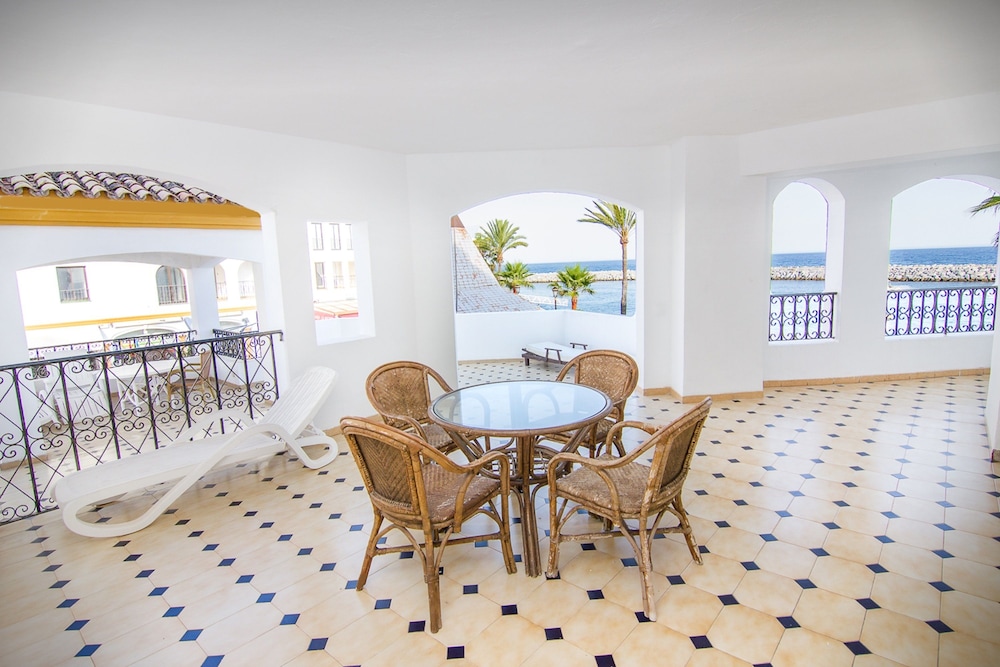 Apartamento, 3 habitaciones, terraza, vista al mar