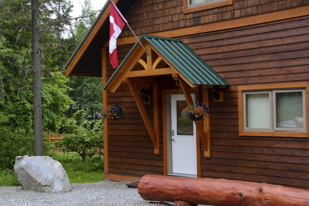 Garden Chalet photo 2