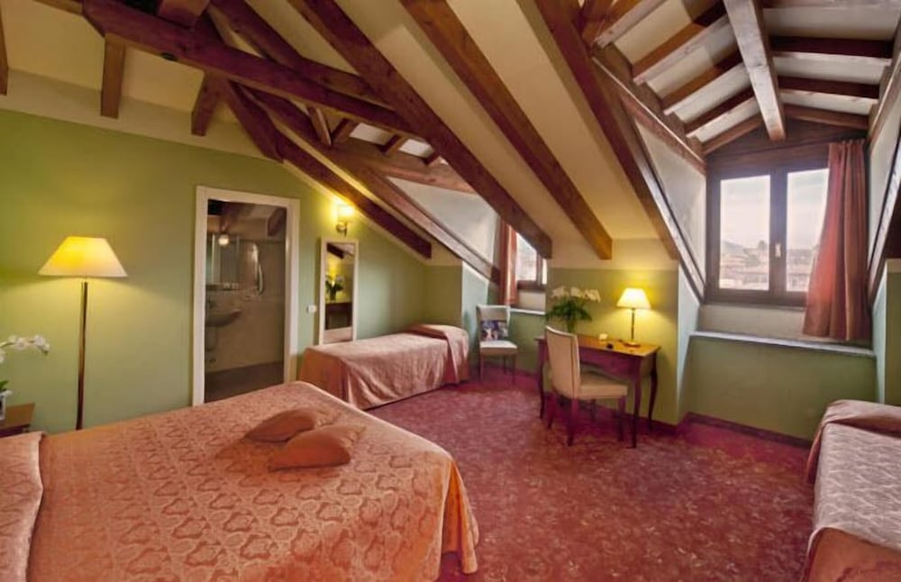 Family Attic Room - Photo 1