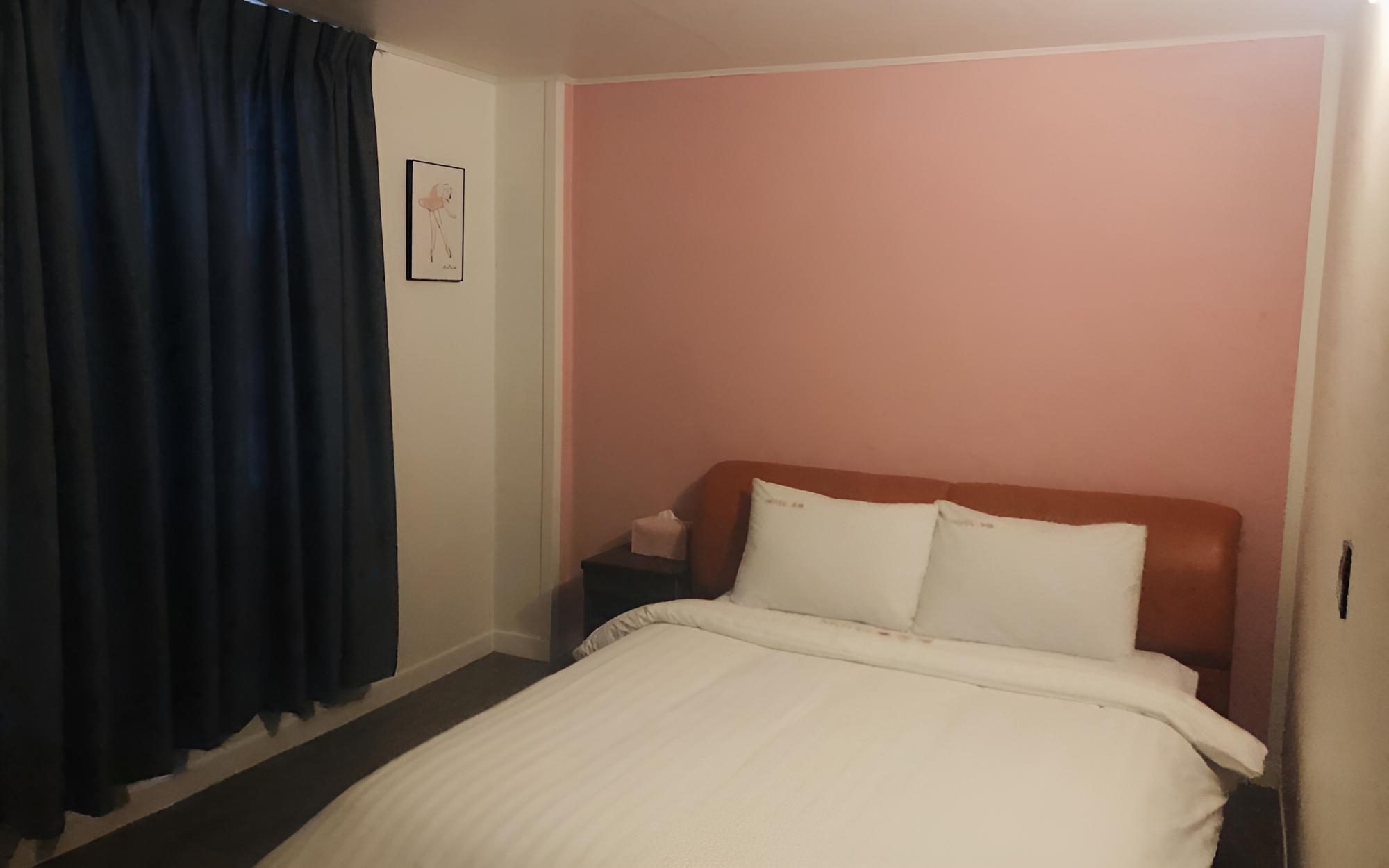 Room (Standard Room) - Photo 13