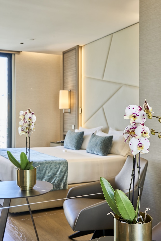 Deluxe Room - Photo 2