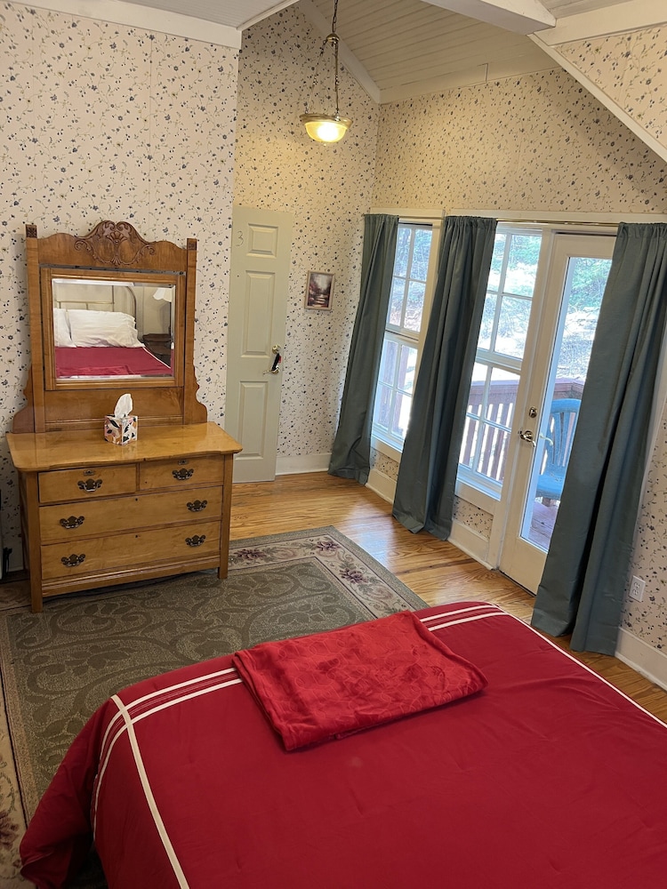 Room 3 photo 1