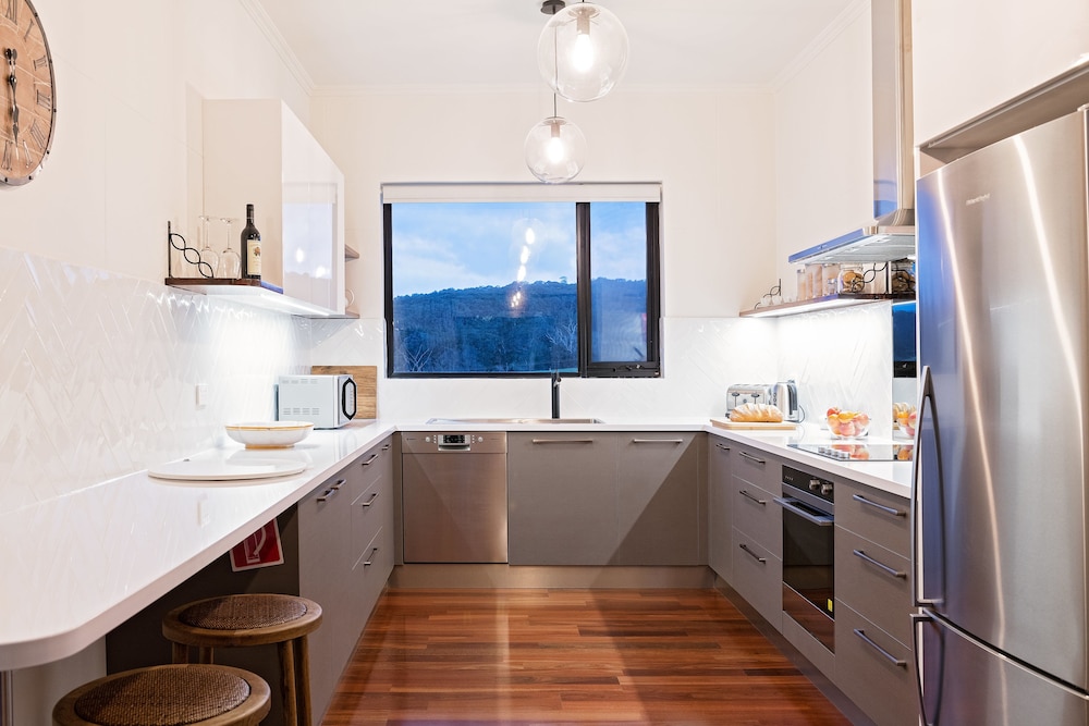 Self-contained House with 2 Bedrooms photo 3