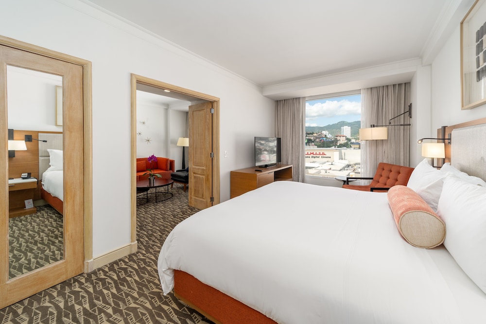 Suite, 1 Bedroom photo 1