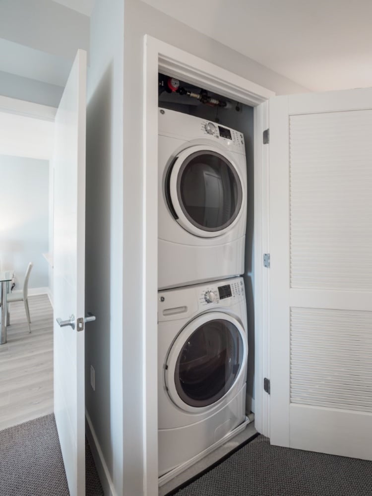 Luxury Apartment, 1 Bedroom, Den photo 3