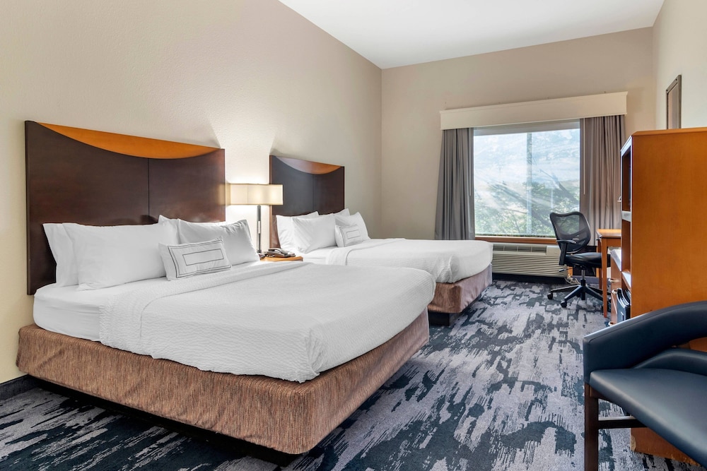 Room, 2 Queen Beds (Mobility Accessible, Roll-in Shower)