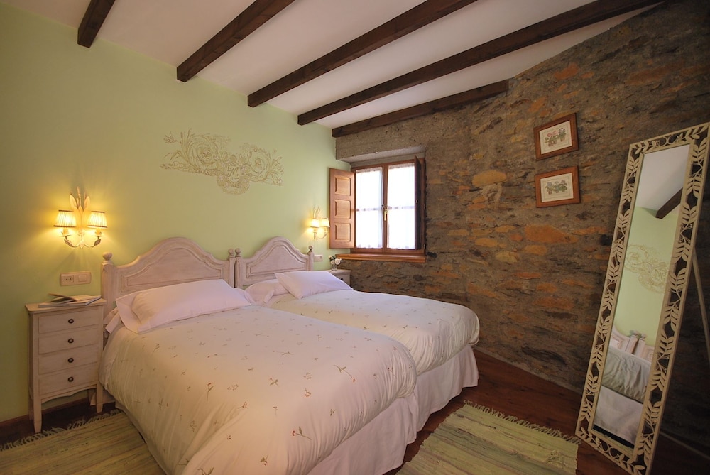 Double or Twin Room photo 3