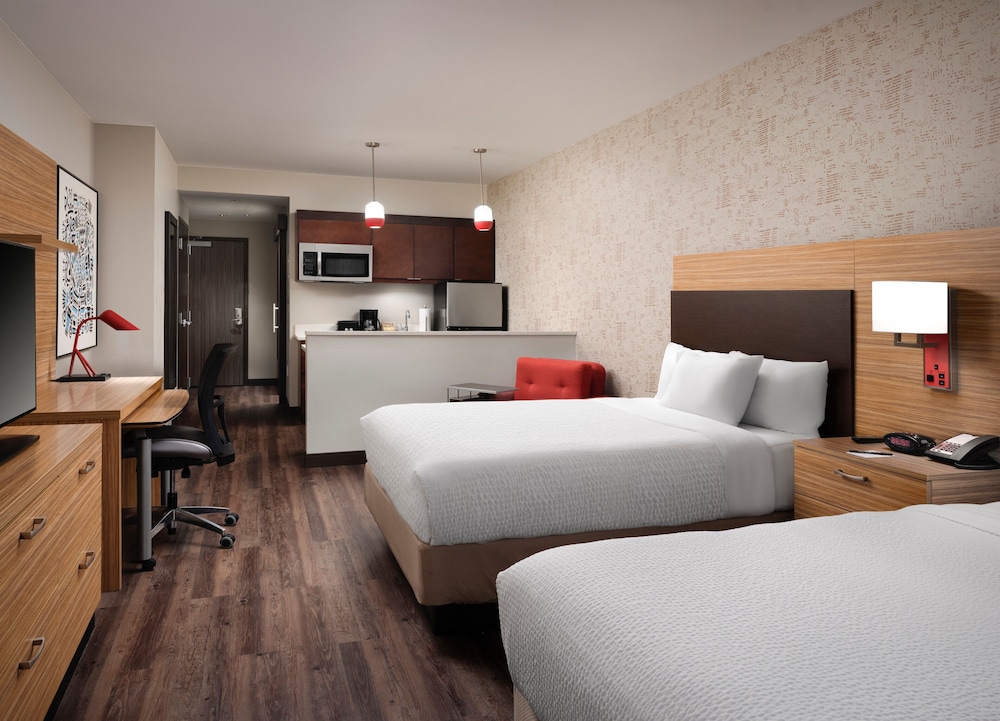 Studio, 2 Queen Beds (Mobility Accessible, Tub) photo 1