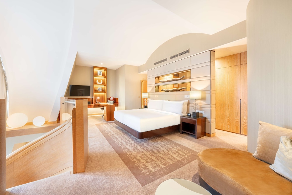 Dome Suite, 1 King Bed (Dome View, Lounge Access)