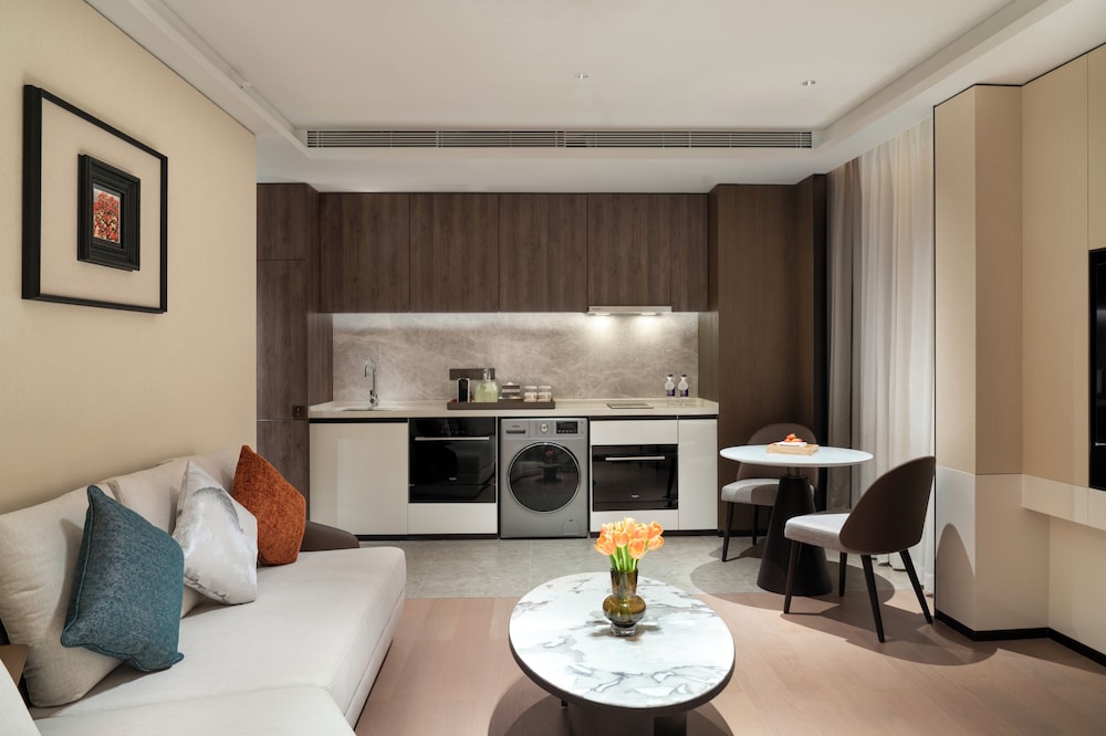 Junior Suite, 1 King Bed