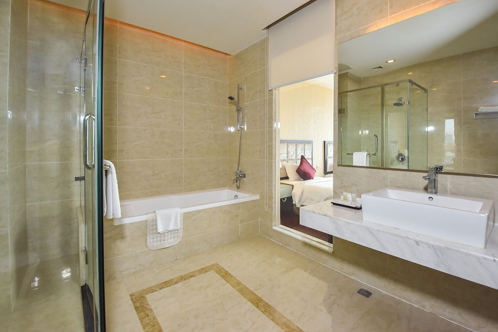 Premier Deluxe Twin Room - Free Two Ways Airport Transfer photo 3