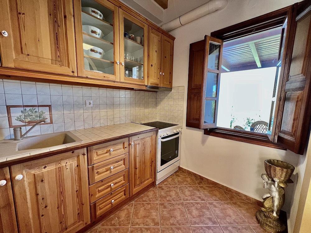Studio Suite, Sea View, Ground Floor photo 3