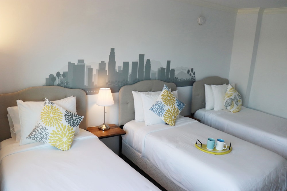 Standard Triple Room, 3 Twin Beds, Non Smoking photo 1