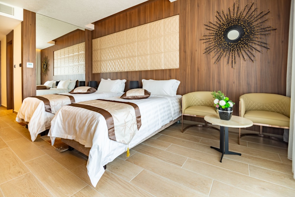 Superior Room, Balcony, City View