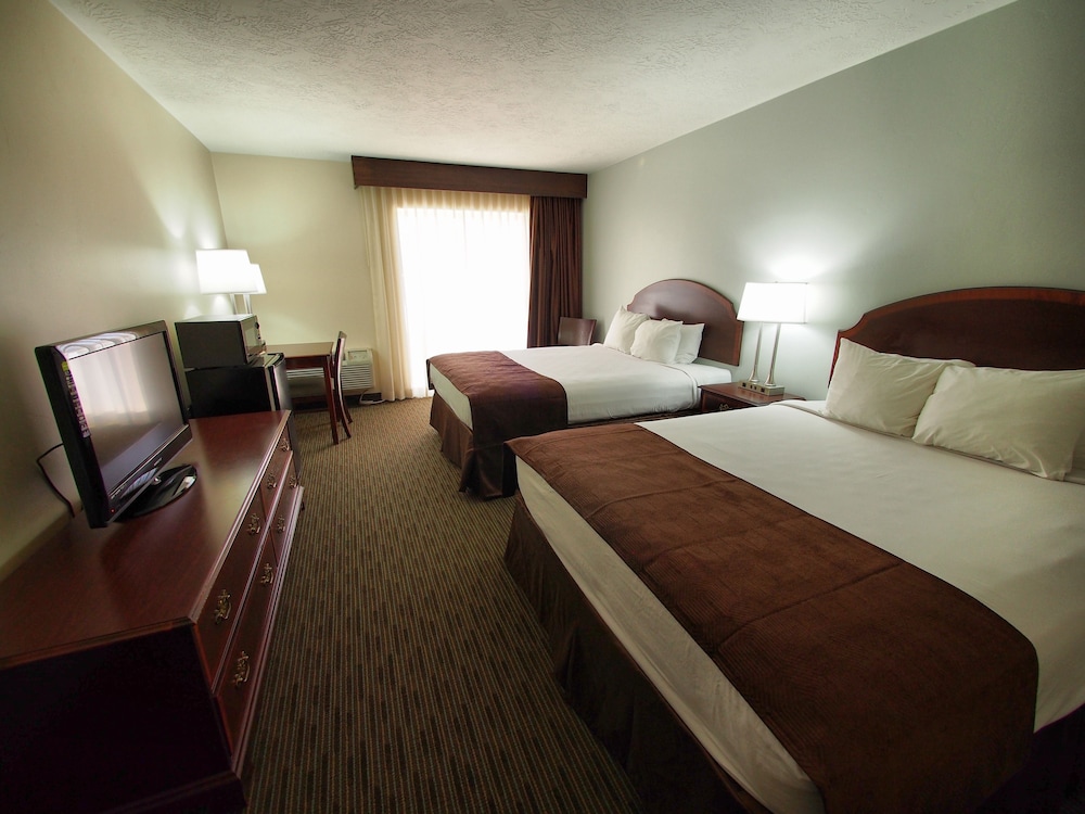 Room, 2 Queen Beds photo 1