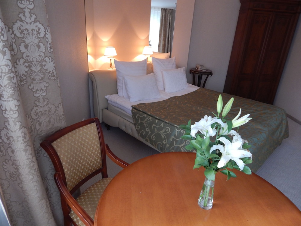 Premium Suite, Jetted Tub