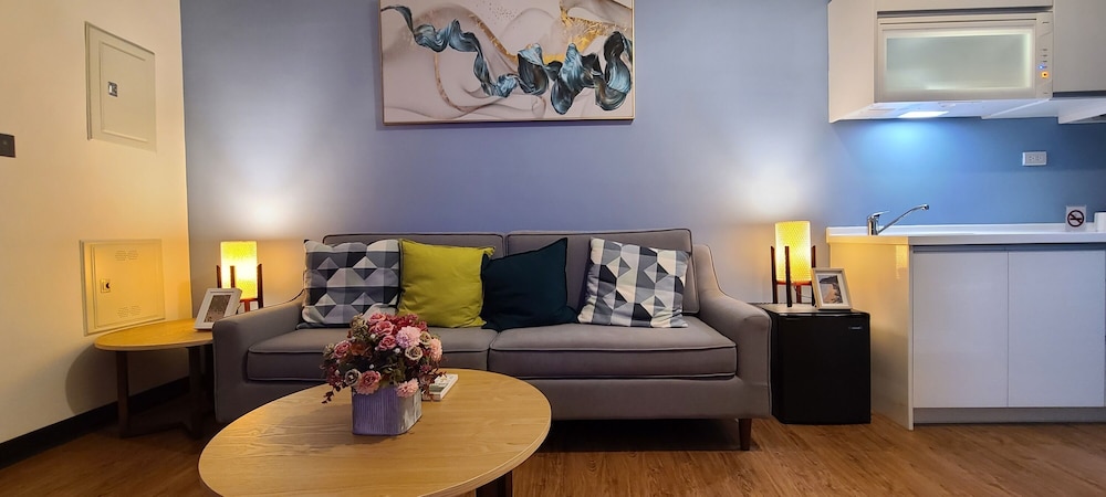 Deluxe Suite, 1 Bedroom Suite, 2 Single Beds, Balcony - Photo 3